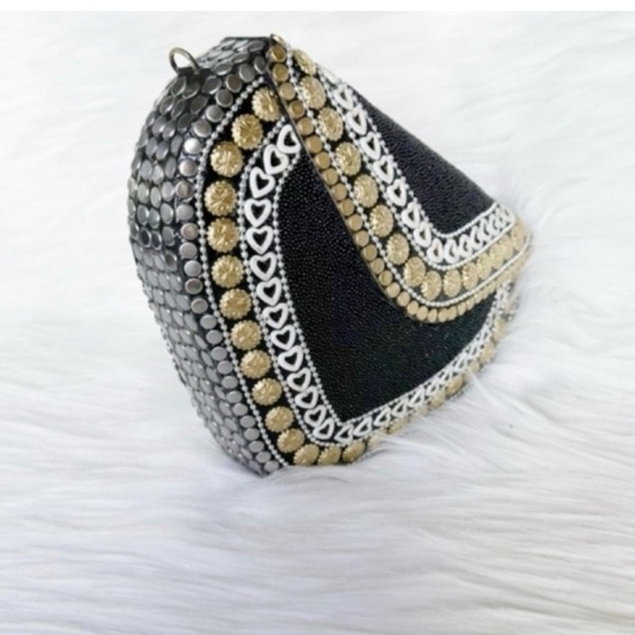 RAMLA Handmade Black /Gold Heart Shaped Clutch/Crossbody Bag - Picture 3 of 6